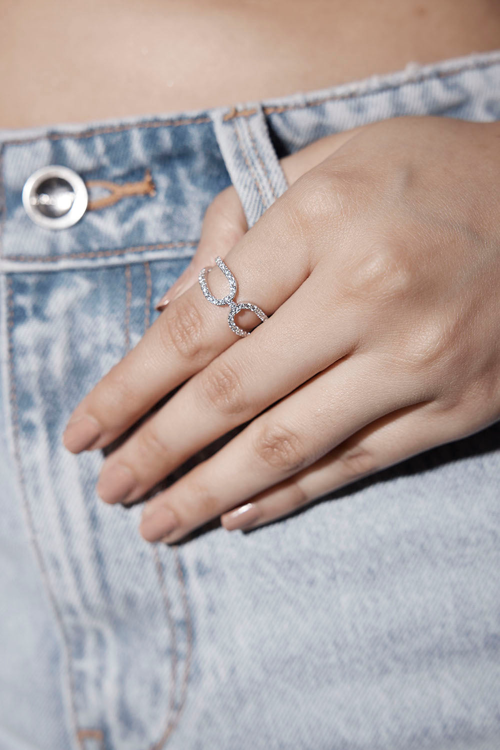 #Color_White Gold